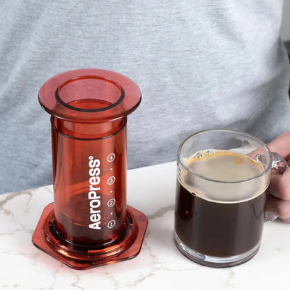 Kaffeebereiter AeroPress – Clear Red