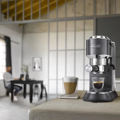 DeLonghi Dedica Arte EC885.GY ESE Espressomaschine – Grau